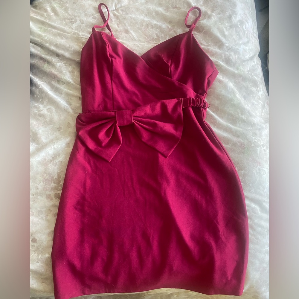 Magenta/red mini bodycon dress with bow